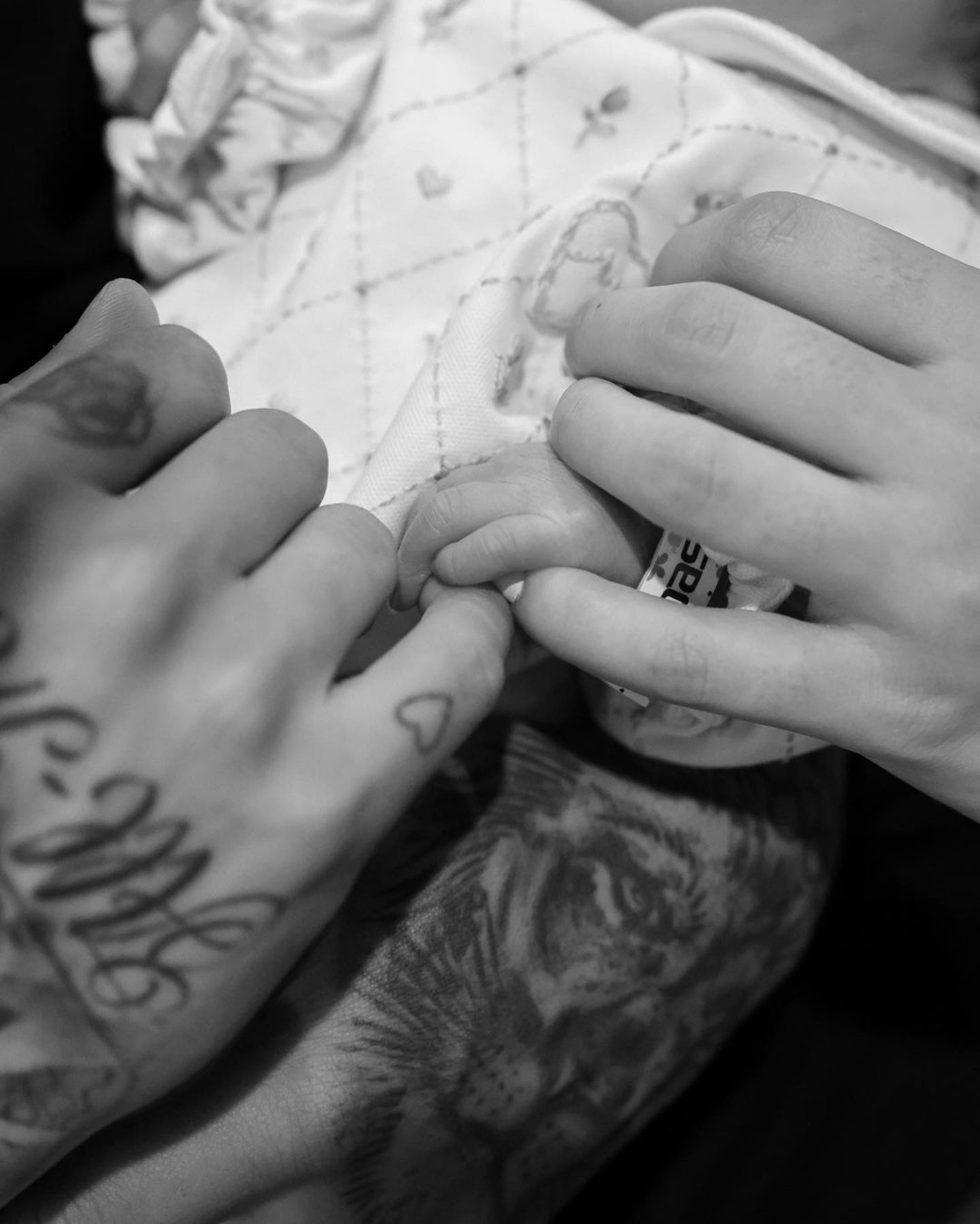 Bruna Biancardi e Neymar Jr. compartilham primeira foto ao lado da filha - Reprodução