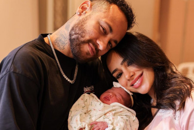 Bruna Biancardi e Neymar compartilham primeiras fotos ao lado da filha, Mavie
