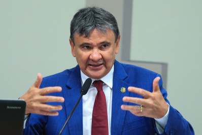 Procurador pede apuração sobre nomeação de filhos de ministros