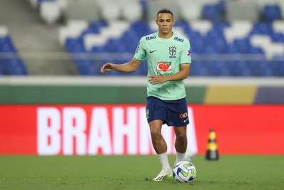 Vanderson machuca em treino, e Seleção fará terceiro corte na convocação