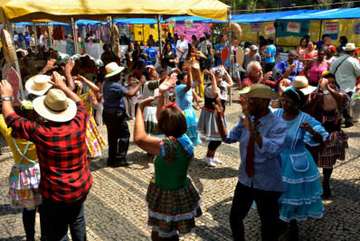 Exposição reúne participantes de projetos sociais da prefeitura em Volta Redonda