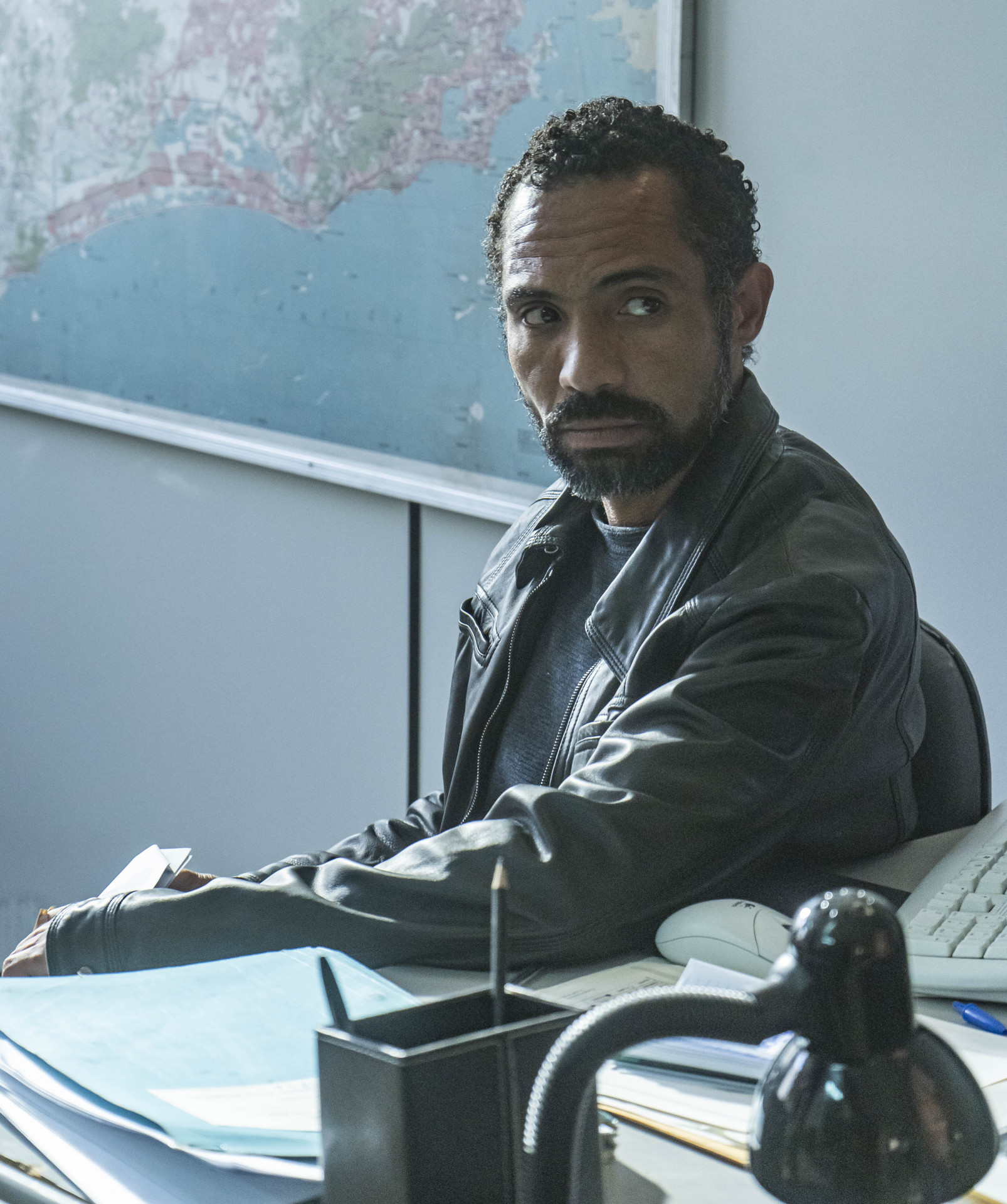 Mendonça (Silvio Guindane) - César Diógenes / TV Globo