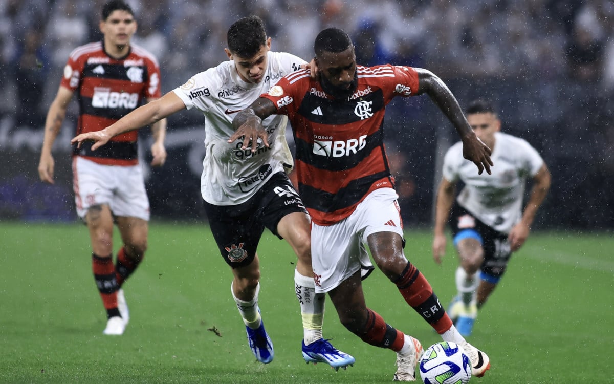 Gerson marcou o gol do Flamengo no empate com o Corinthians
