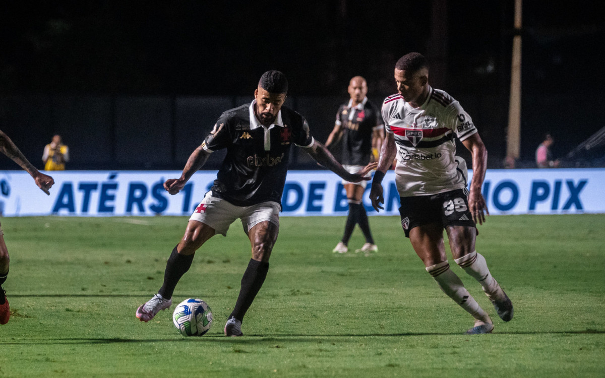 Titular em todos os jogos, Léo Jardim pode ser a salvação do Vasco no  Brasileiro