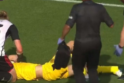Cena forte: jogador sofre fratura exposta em jogo da Premier League