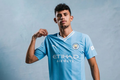 Jogador do Manchester City sonha em atuar no Flamengo, revela mãe
