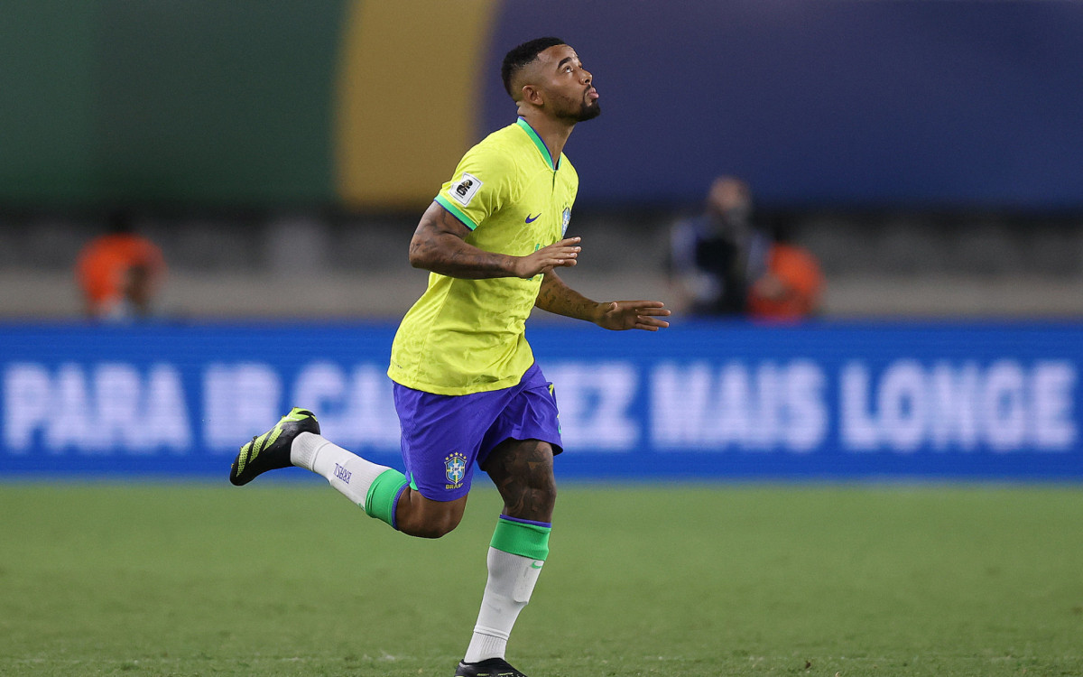 Gabriel Jesus em jogo da seleção brasileira