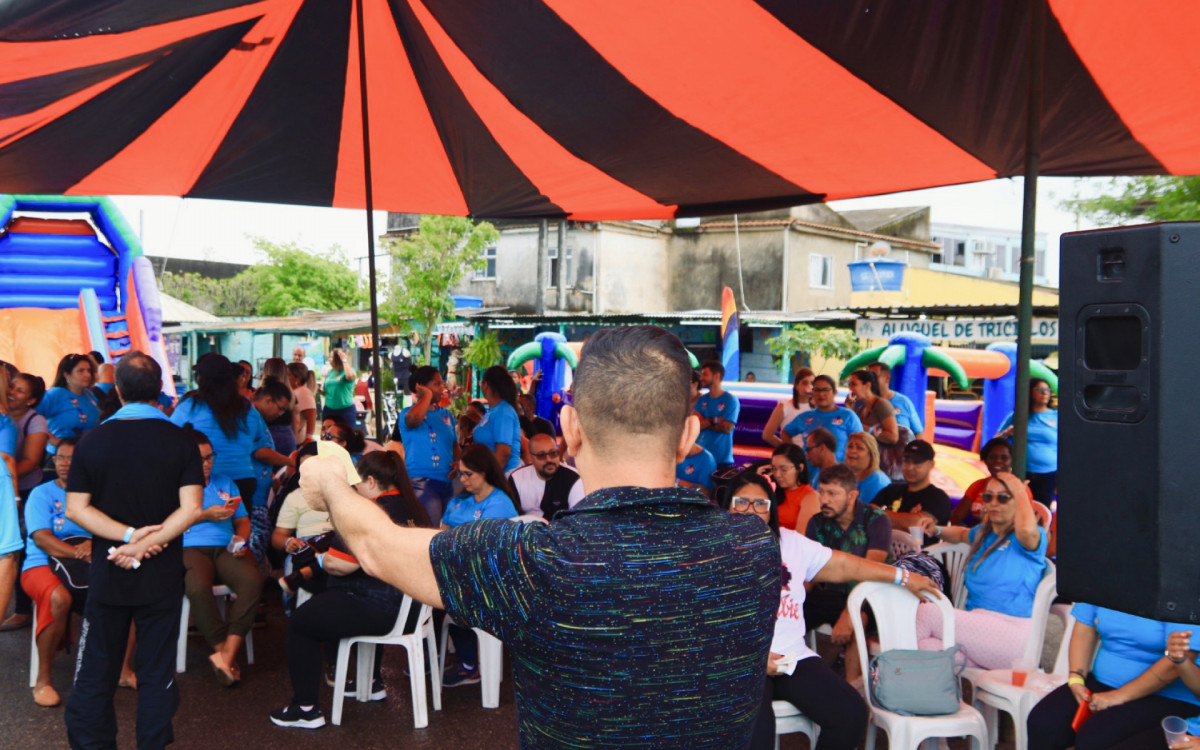 O evento homenageou os 326 agentes do município