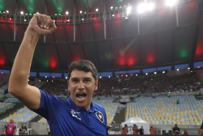 Com Lúcio Flávio na comissão técnica, Botafogo tem 100% de aproveitamento em quatro jogos no Brasileiro