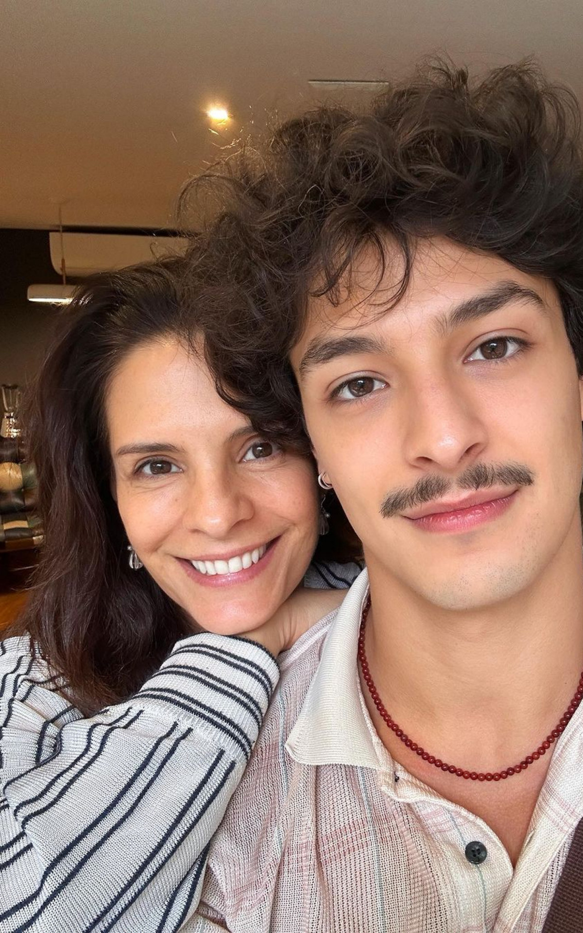 Helena Ranaldi mostra semelhança com o filho, Pedro Waddington - Reprodução/Instagram