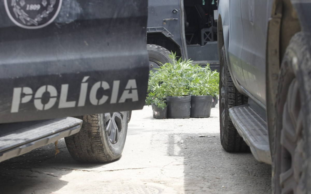 Bope chegando com preso e apreensões da Vila do João na Cidade da Polícia - Pedro Ivo/Agência O DIA