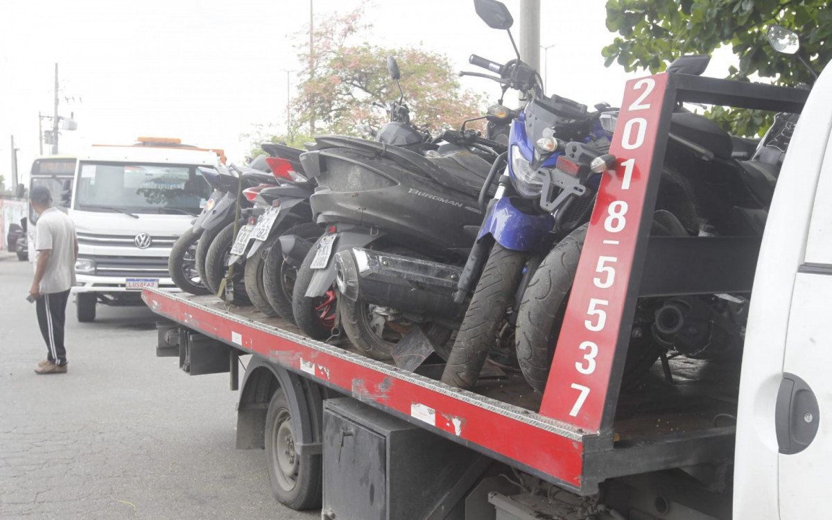 Bope chegando com preso e apreensões da Vila do João na Cidade da Polícia - Pedro Ivo/Agência O DIA