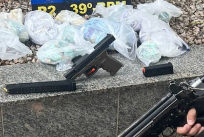 PM prende suspeito com pistola e drogas no Rola Bosta em Belford Roxo