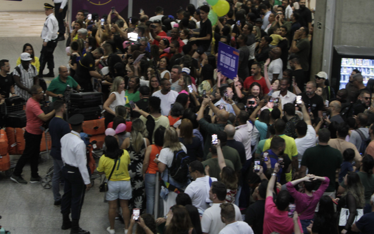 Desembarque dos brasileiros vindos de Israel na Base Aérea do Galeão na Ilha do Governador. Nesta quarta-feira (11)