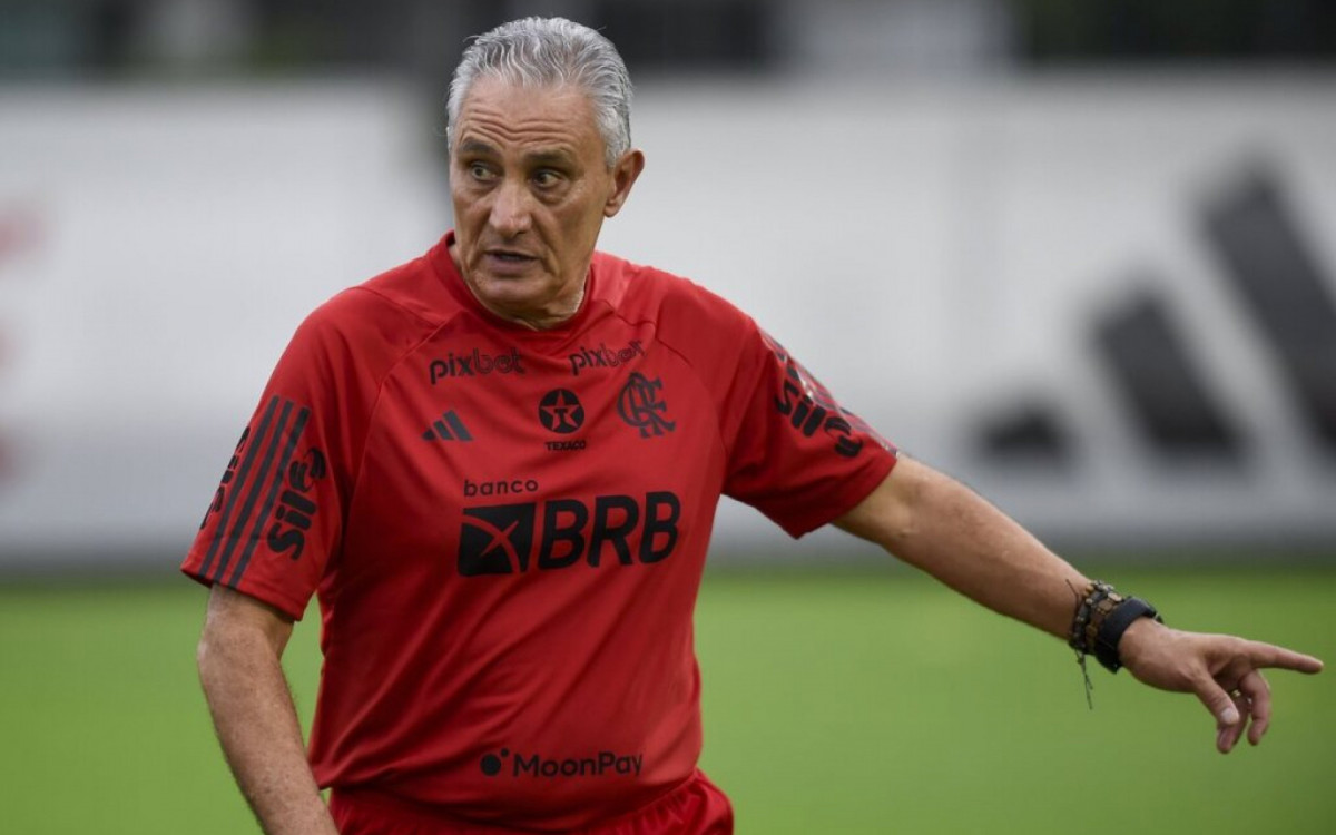 Tite mostra vídeo longo ao elenco do Flamengo