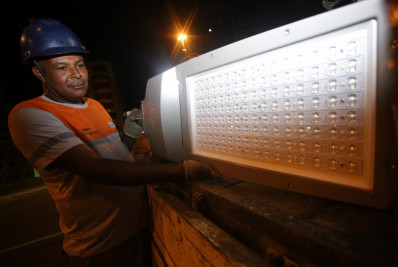 Bairros de Niterói recebem nova iluminação