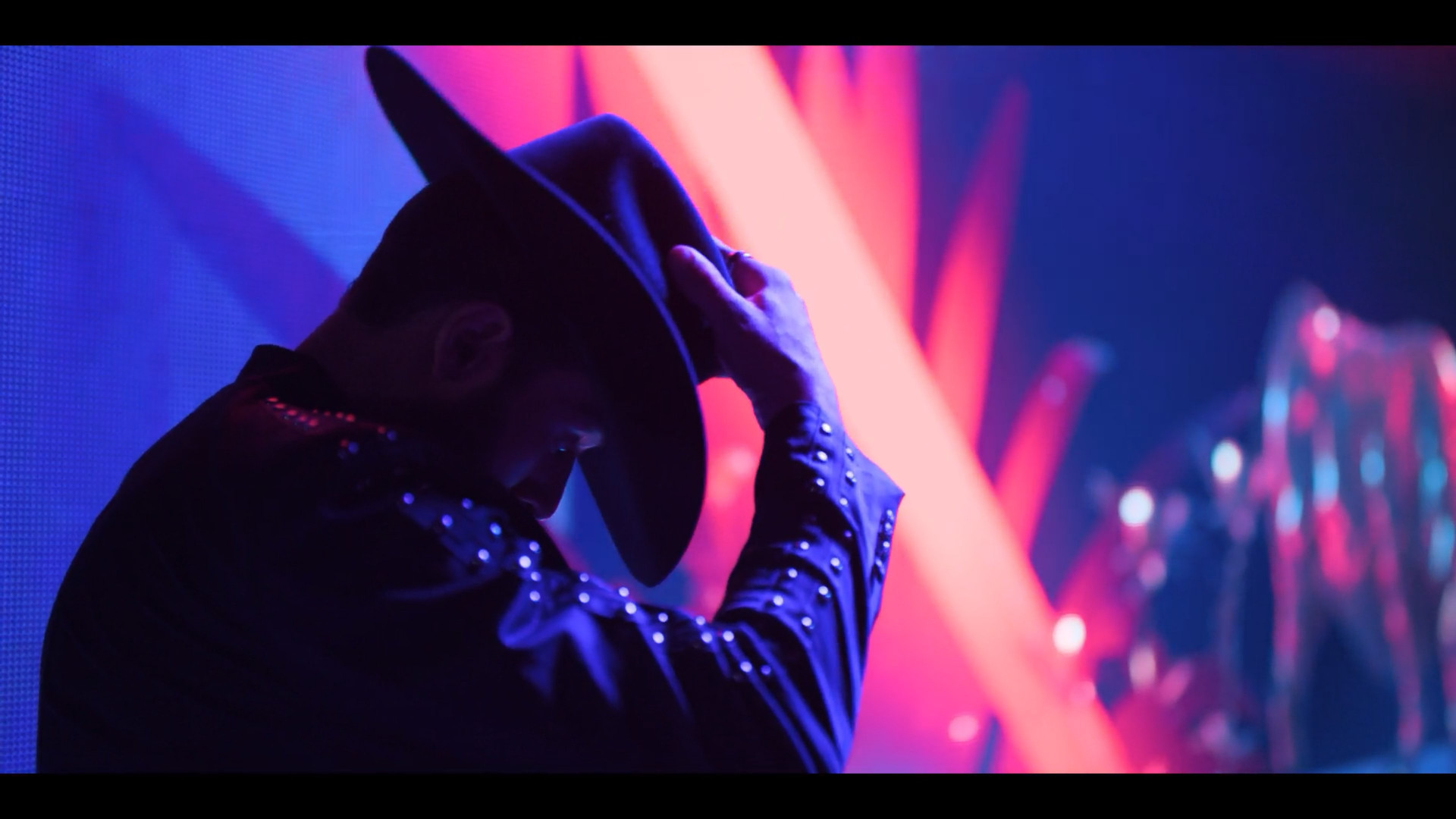 Lucas Lucco durante uma das cenas do filme 'Rodeio Rock' - Reprodu&ccedil;&atilde;o / Downtown Filmes