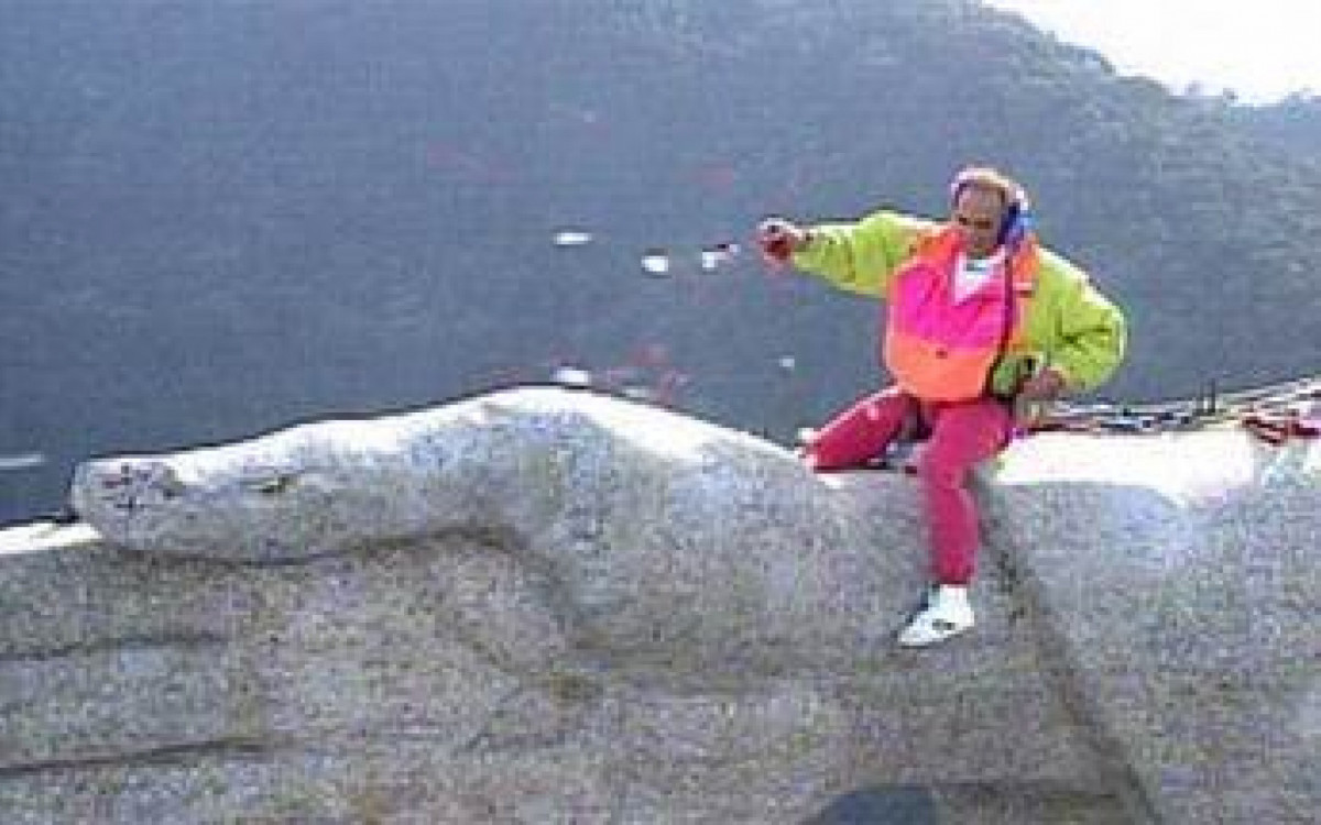 Renato Aragão nos braços do Cristo Redentor em 1991 - Divulgação 