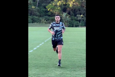 Rafael aparece correndo em treinamento e retorno ainda neste ano não está descartado