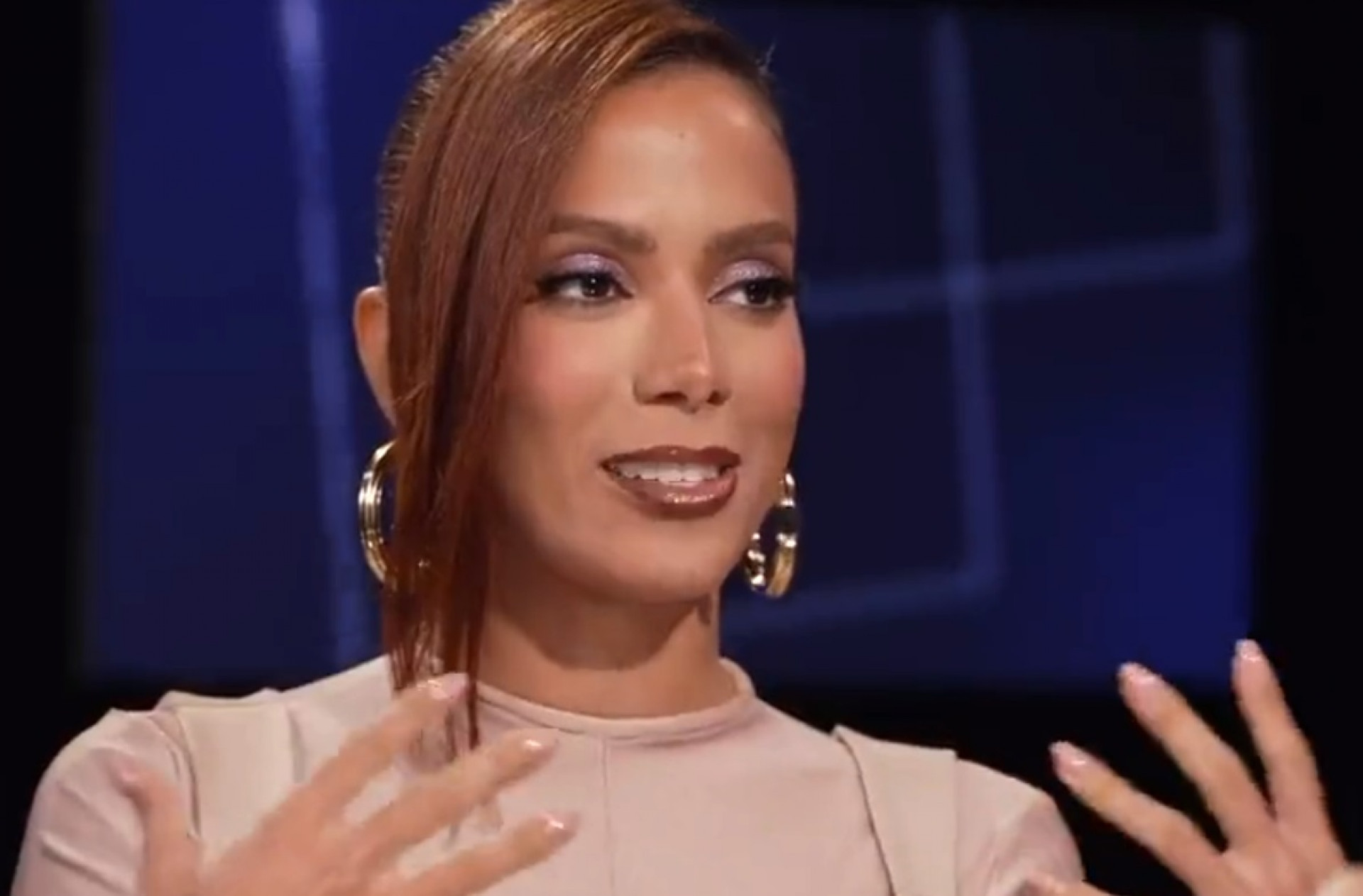 Anitta participa do 'De Frente com Blogueirinha' - Reprodução de vídeo