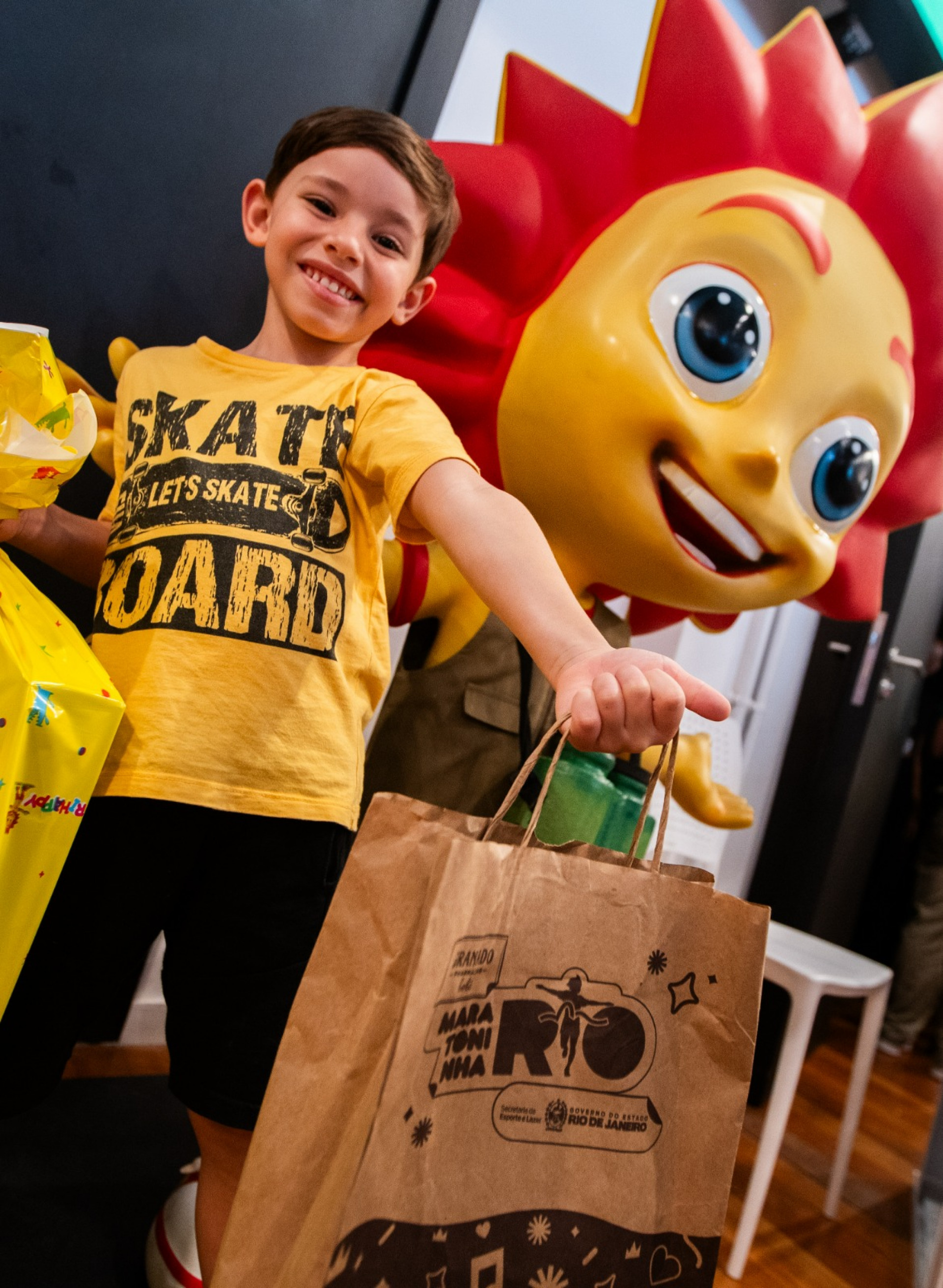 Entrega de kits para as crianças na Maratoninha nesta quinta-feira (12) - Divulgação