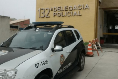 Homem com mandado de prisão por homicídio é preso em Arraial do Cabo