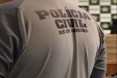 Policiais Civis de Saquarema e Copacabana prendem homem foragido da Justiça