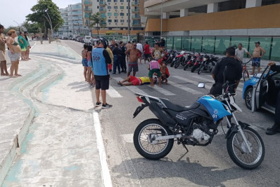 Homem é atropelado por moto na Praia do Forte, em Cabo Frio