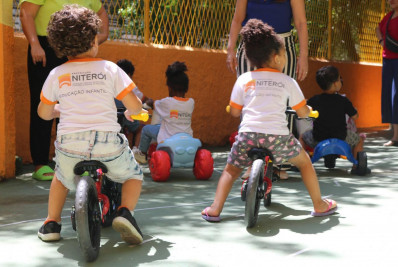 Novos brinquedos para as crianças da rede municipal de ensino