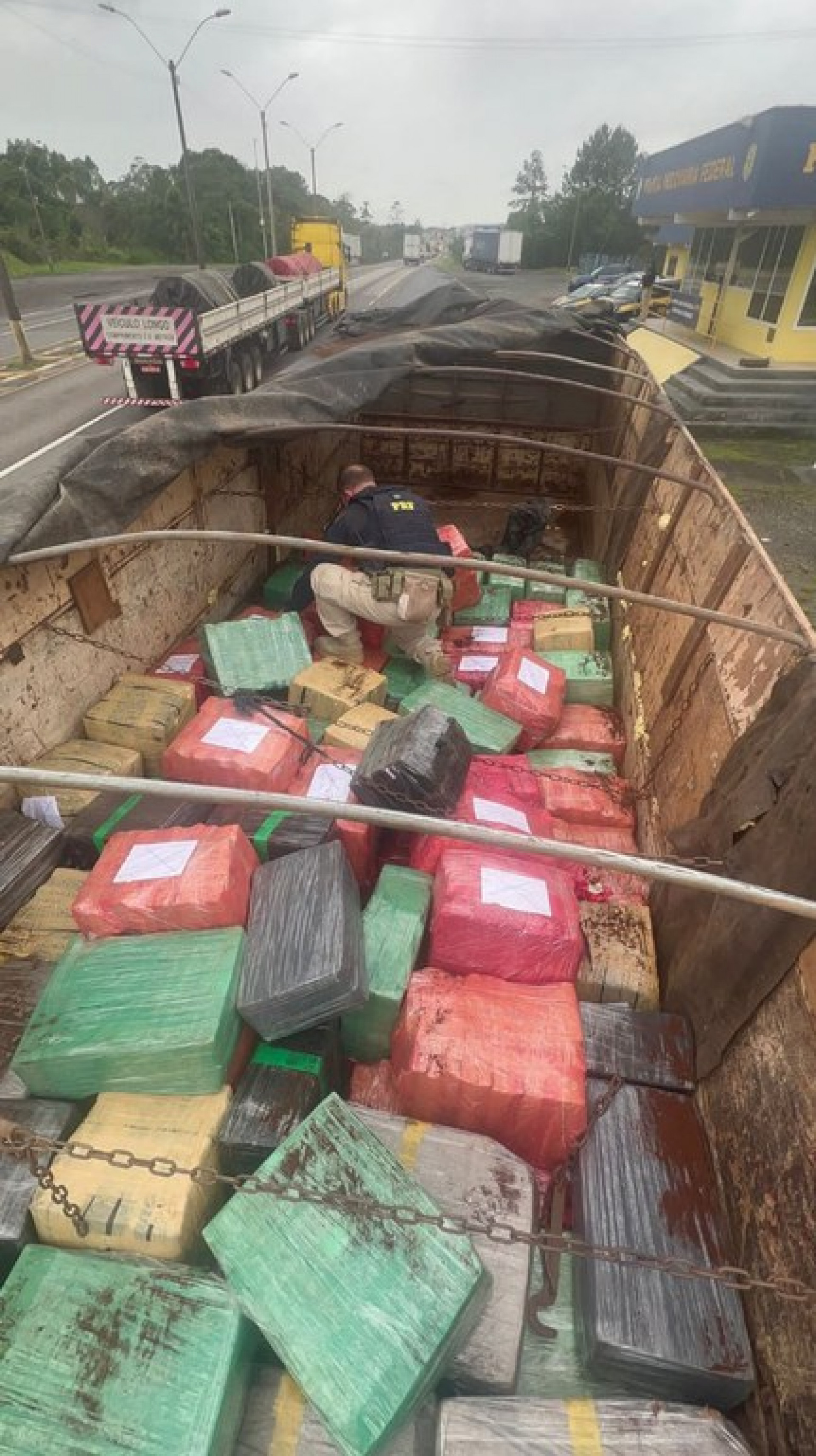 Homem é preso com mais de 6,5 toneladas de maconha