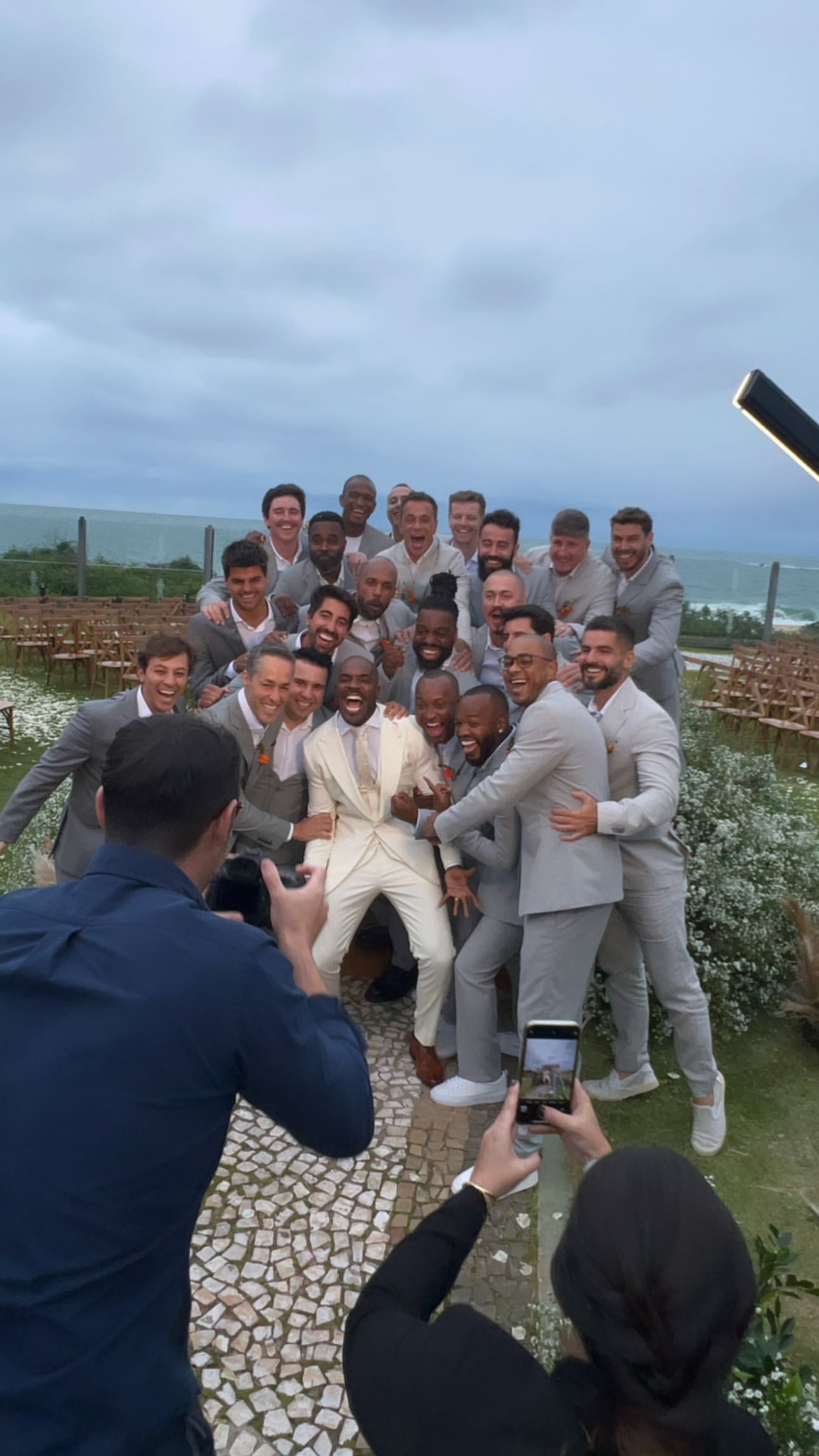 Thiaguinho e Bruninho do vôlei foram padrinhos de casamento de Rafael Zulu - Reprodução/Instagram