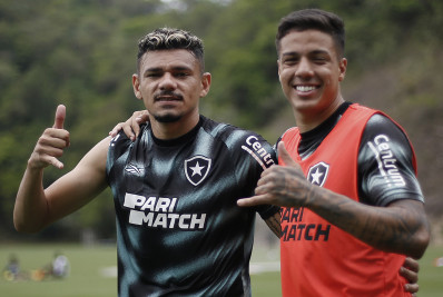 Botafogo não terá Carlos Alberto contra o América-MG por motivos contratuais