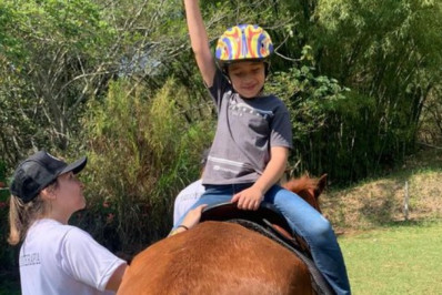 Governo municipal promove atividades de equoterapia para alunos no espectro autista