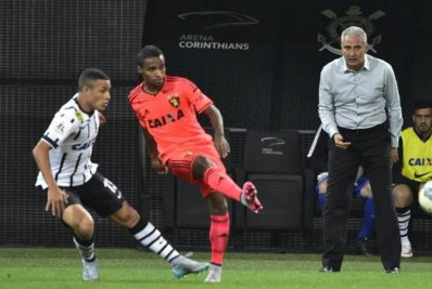 Flamengo tenta Guilherme Arana do Atlético-MG