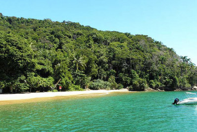 Marinha investiga naufrágio que deixou mulher morta em Angra dos Reis