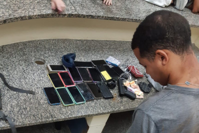 PM prende suspeito de roubar passageiros de ônibus na Zona Oeste