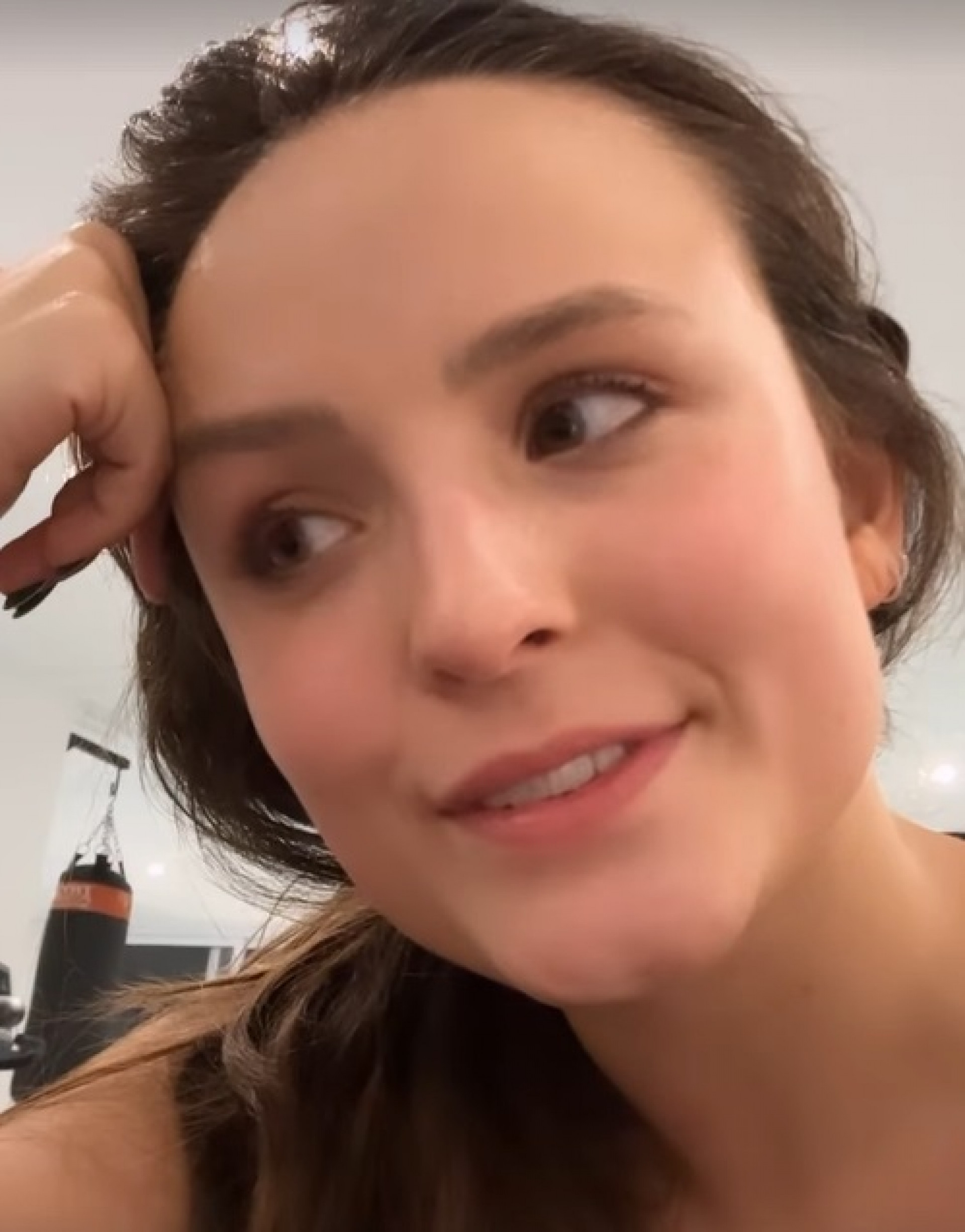 Larissa Manoela malha e agradece incentivo do noivo - Reprodução de vídeo / Instagram