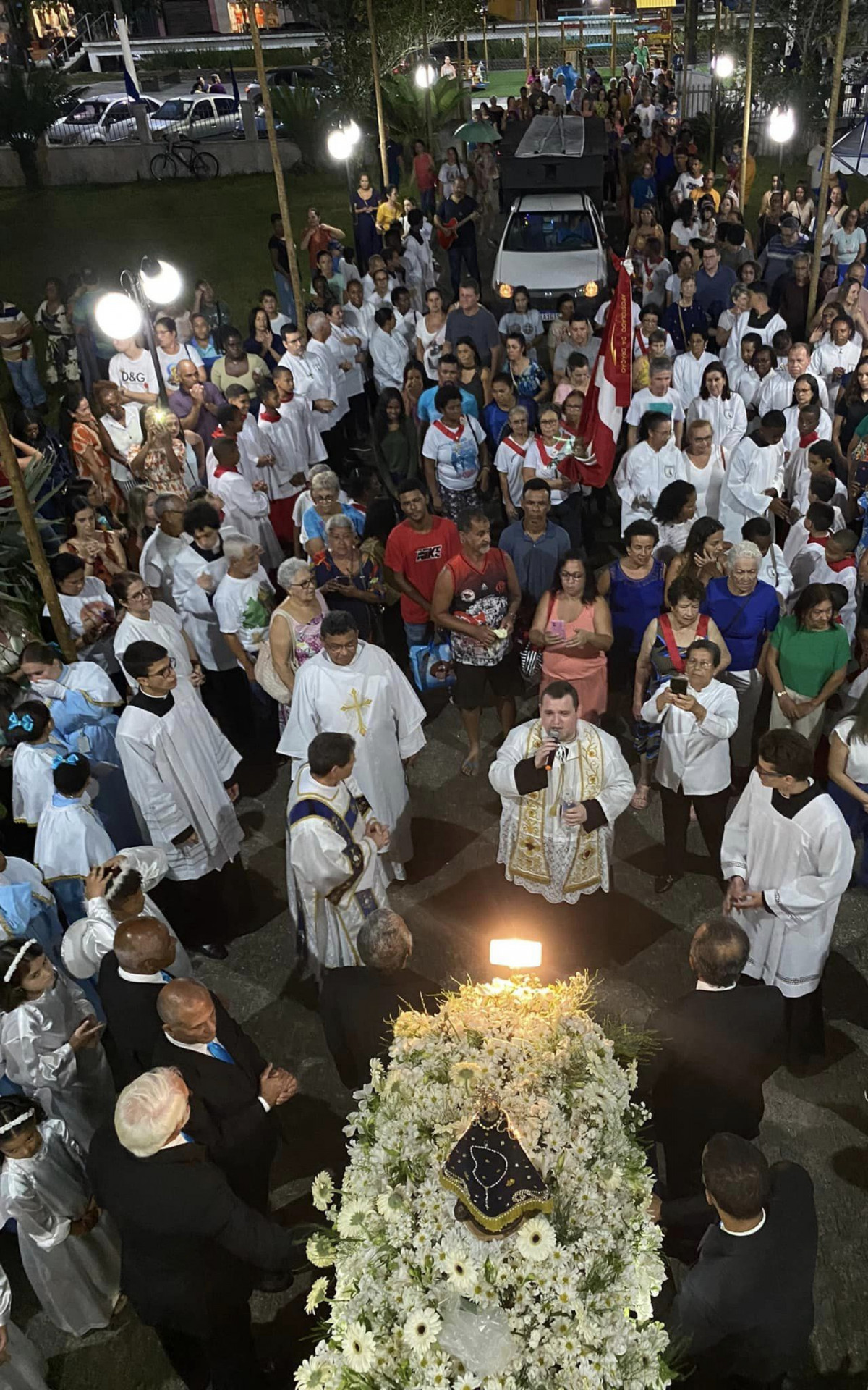 Fiéis celebram o Dia de Nossa Senhora Aparecida com procissão pelas ruas de Guapimirim - Foto: Paróquia N Sra. Aparecida de Guapimirim - Redes Sociais