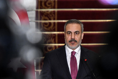 Ministro da Turquia tenta negociar libertação de reféns com chefe do Hamas