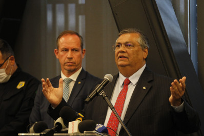 Flávio Dino comparece a sessão de comissão da Câmara depois de duas ausências