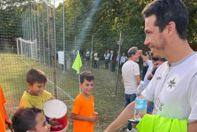 Ex-Seleção deixa aposentadoria e estreia com gol na sétima divisão italiana