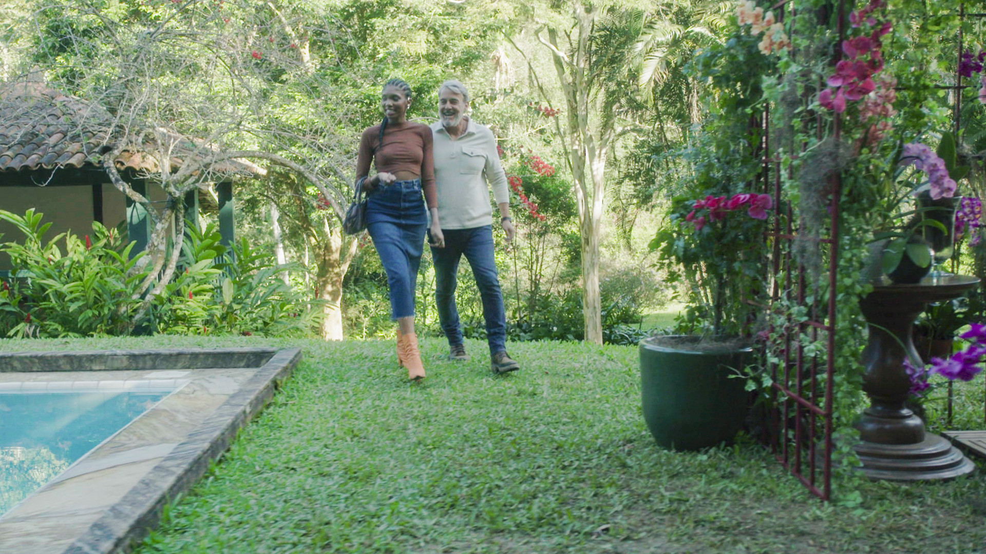 Pedro (Alexandre Borges) e Ta&iacute;s (K&eacute;sia) almo&ccedil;am juntos

 - Divulga&ccedil;&atilde;o / TV Globo