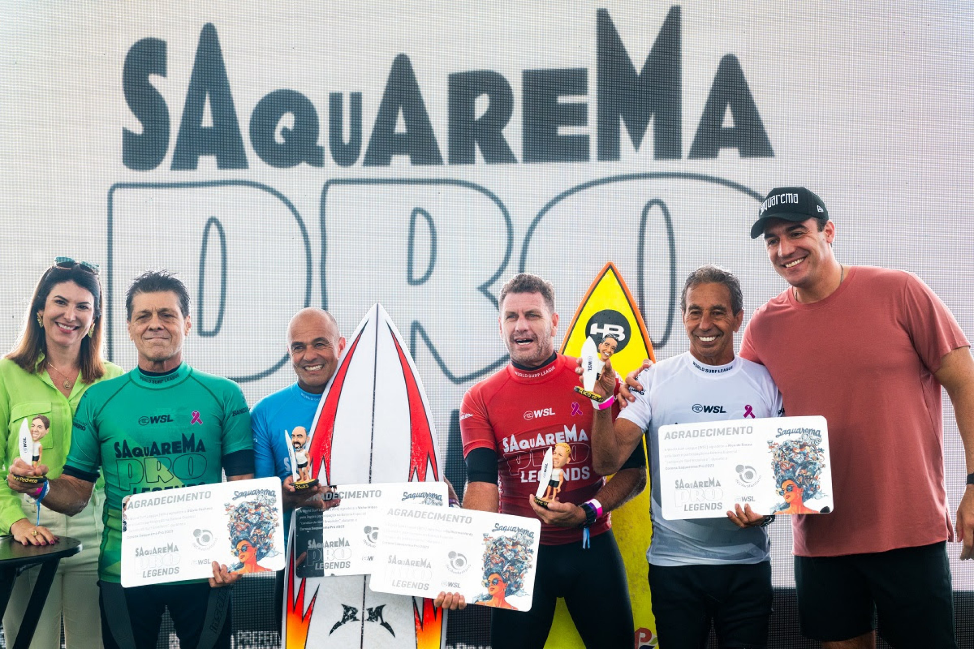 A prefeita Manoela Peres com Otávio Pacheco, Victor Ribas, Guilherme Herdy, Rico de Souza e Ivan Martinho, presidente da WSL - WSL/Thiago Diz