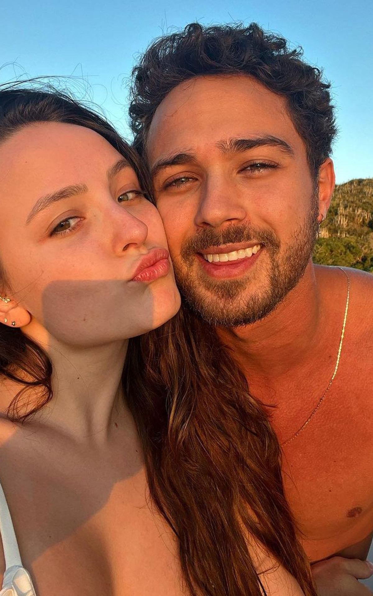 Larissa Manoela e André Luiz Frambach - Reprodução