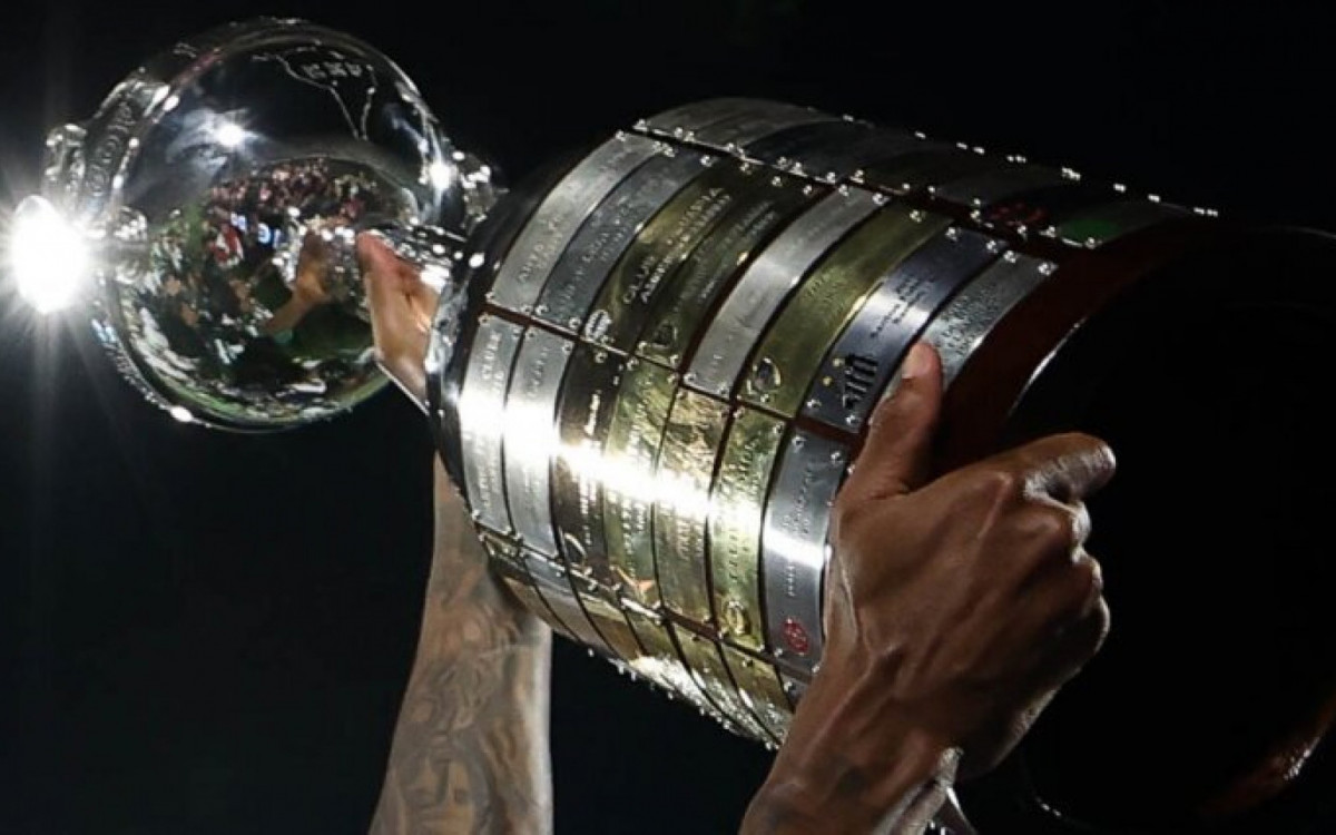 Conmebol avalia o que fazer com placas na taça da Libertadores; entenda