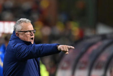 Treinador da Suécia lamenta mortes e não pensa em remarcar duelo com a Bélgica