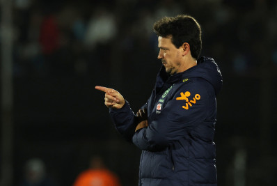 Diniz assume responsabilidade por atuação ruim do Brasil na derrota para o Uruguai