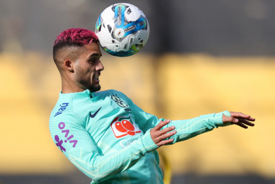 Após suposto veto a cabelo rosa, CBF diz que jogadores têm autonomia sobre sua aparência