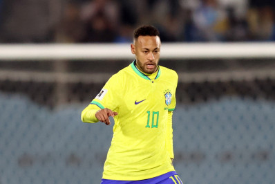 Neymar se manifesta após passar por cirurgia: 'Deu tudo certo'