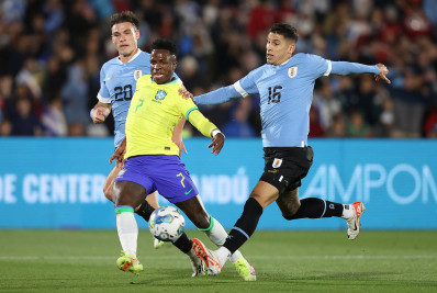 Seleção brasileira fica mais distante da Argentina no ranking da Fifa